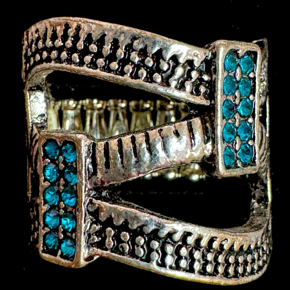 5/$20🛍️Paparazzi Blue Stone Statement Ring